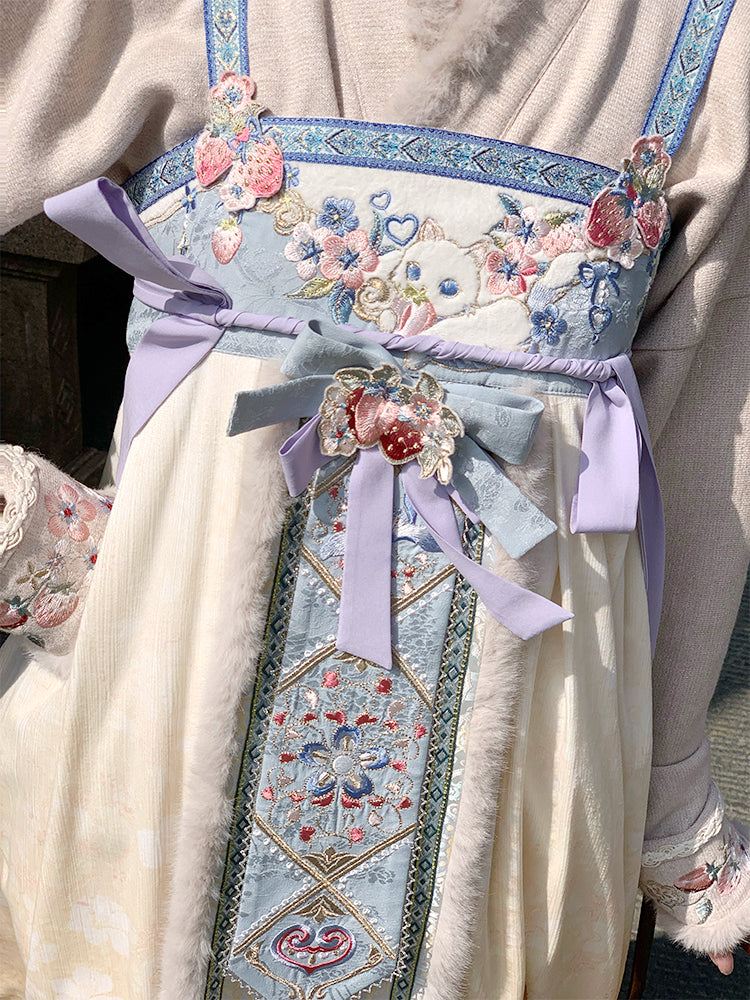 Winter Strawberry Modernized Qixiong Ruqun | 齐胸襦裙 Dress Set