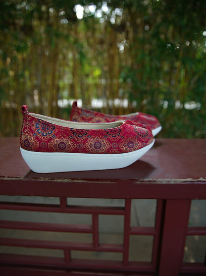 Red Blooms Ming Dynasty Platform Shoes