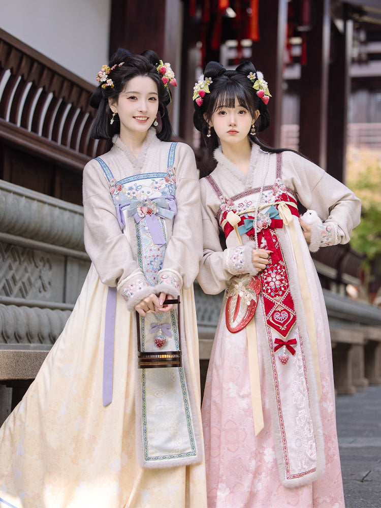 Winter Strawberry Modernized Qixiong Ruqun | 齐胸襦裙 Dress Set
